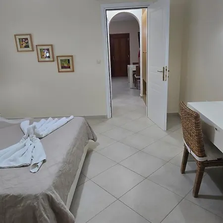 Margaritari Apartmanhotel Ajía Ána